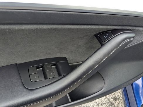 Used 2023 Tesla Model 3 Performance image 11