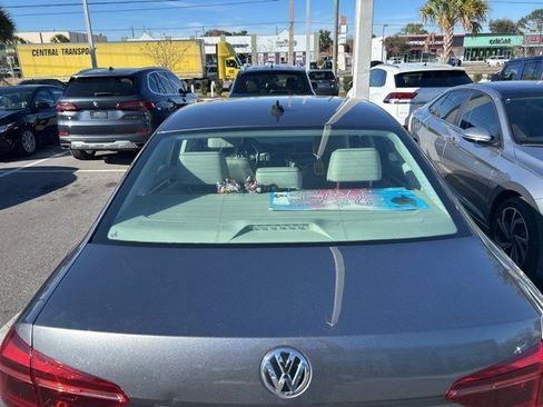 Used 2018 Volkswagen Passat 2.0T R-Line image 5