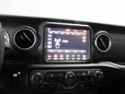 Used 2023 Jeep Wrangler Sahara image 21