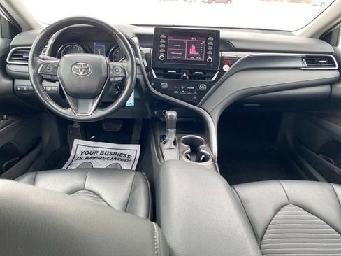 Used 2023 Toyota Camry SE image 5