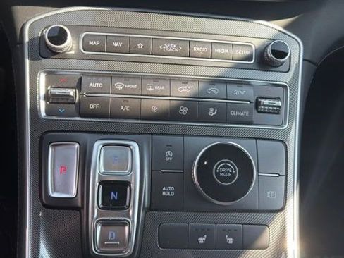 Used 2023 Hyundai Santa Fe SEL w/ Premium Package image 9