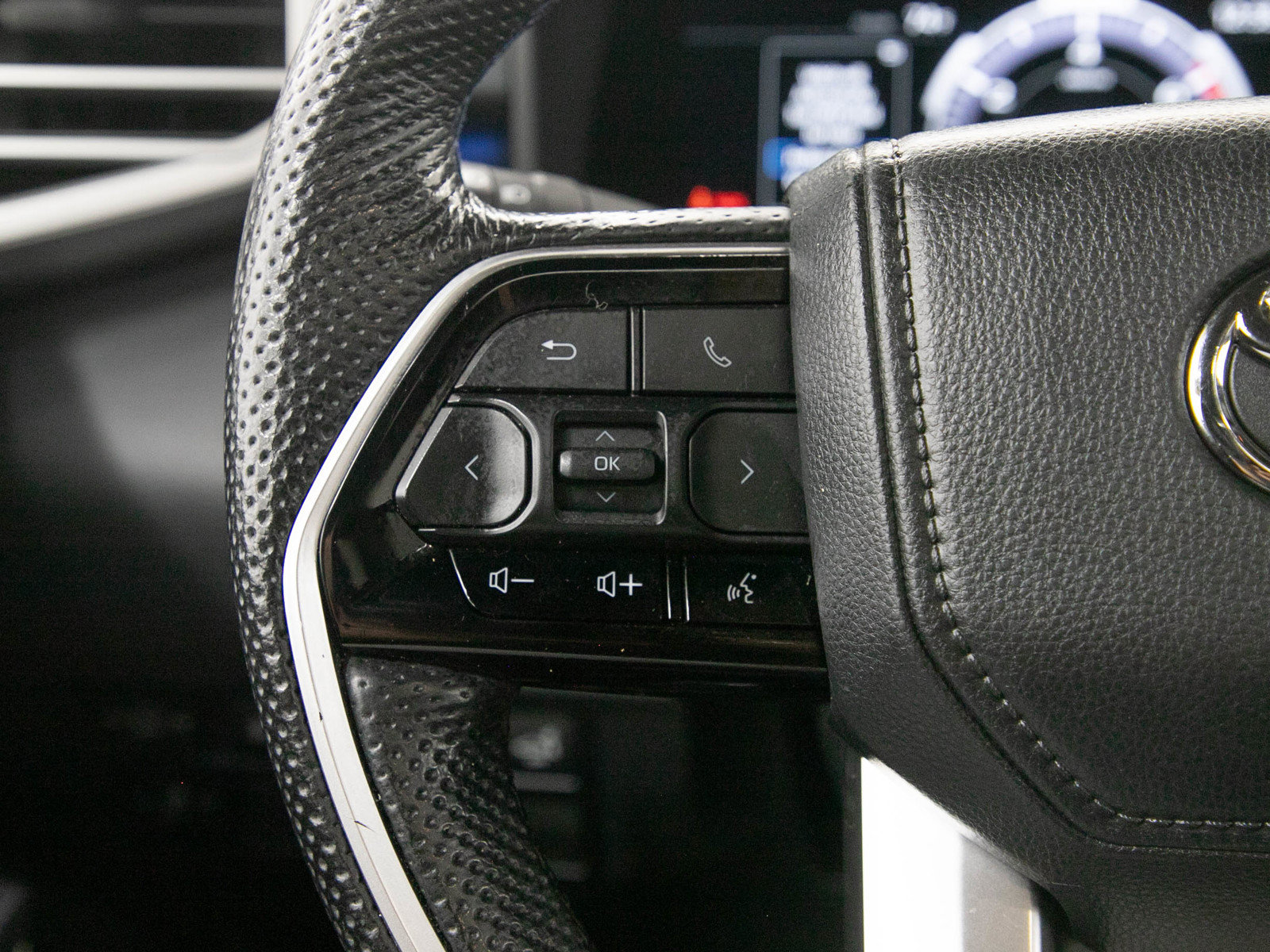 Used 2024 Toyota Tundra Platinum AWD/4WD image 25