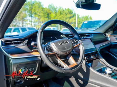 Used 2022 Jeep Grand Cherokee L Summit w/ Luxury Tech Group V image 25