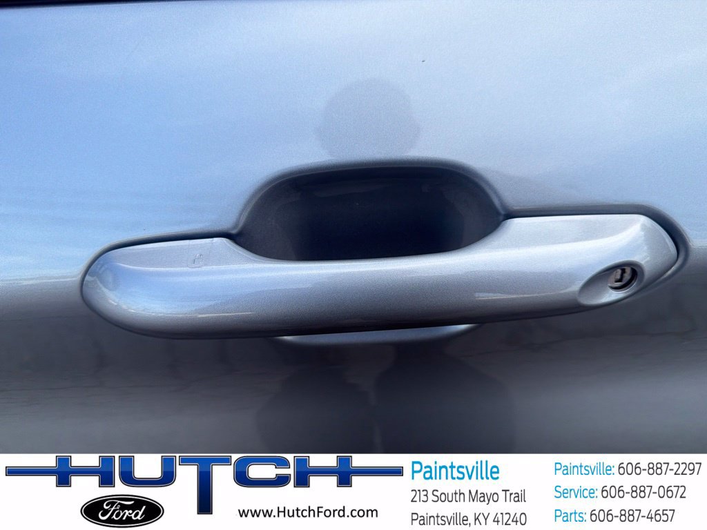 Used 2023 Ford Explorer XLT AWD/4WD image 22