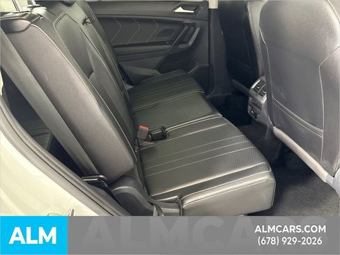 Used 2024 Volkswagen Tiguan SE image 17