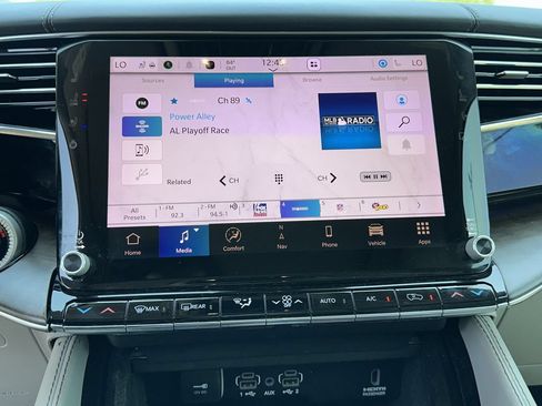 Certified 2022 Jeep Grand Wagoneer Series I AWD/4WD image 11