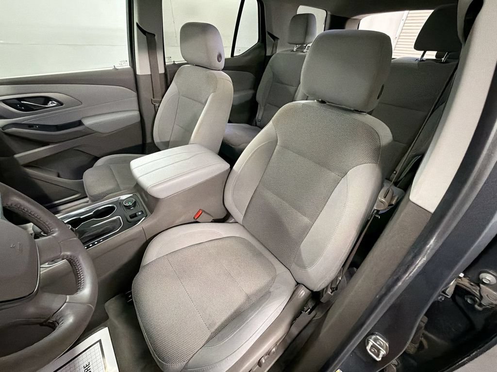 Used 2021 Chevrolet Traverse LT FWD image 18