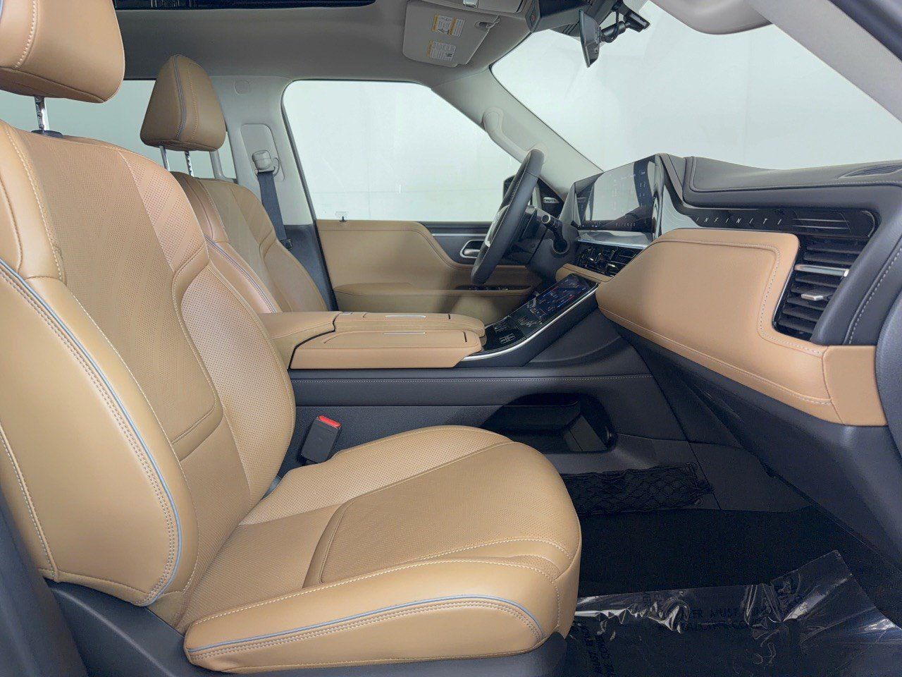 Used 2026 INFINITI QX80 Luxe w/ Cargo Package AWD/4WD image 30