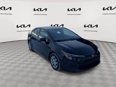 Used 2021 Toyota Corolla LE image 2