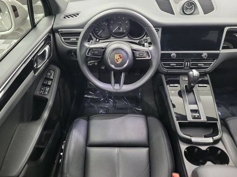 Used 2024 Porsche Macan AWD/4WD image 16
