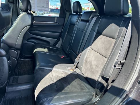 Used 2015 Jeep Grand Cherokee Altitude AWD/4WD image 9