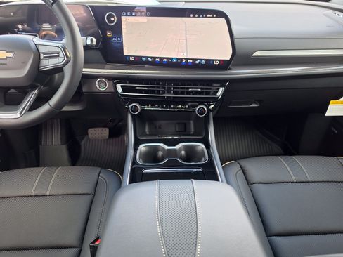 New 2026 Chevrolet Traverse High Country FWD image 18