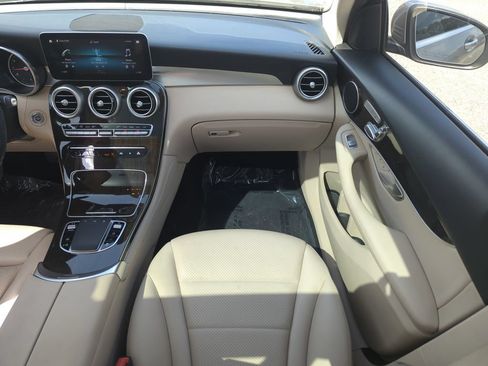 Used 2020 Mercedes-Benz GLC 300 w/ Premium Package image 16