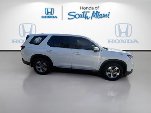 Used 2024 Honda Pilot EX-L image 8