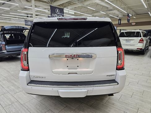 Used 2017 GMC Yukon Denali w/ Open Road Package image 8