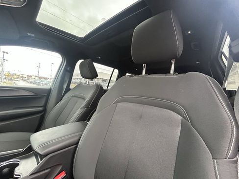 Used 2025 Jeep Grand Cherokee L Laredo w/ Luxury Tech Group I image 16