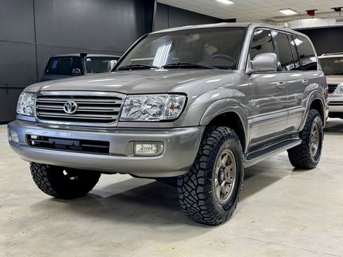 Used 2003 Toyota Land Cruiser image 2