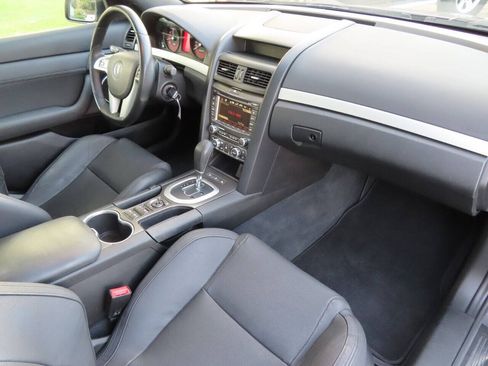Used 2009 Pontiac G8 GXP RWD image 21