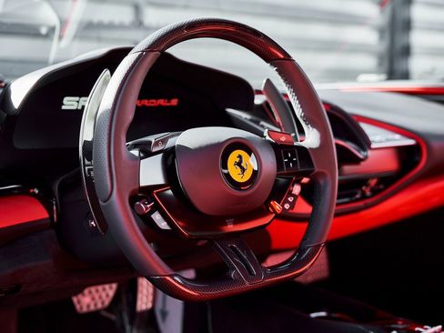 Used 2023 Ferrari SF90 Stradale Base image 40