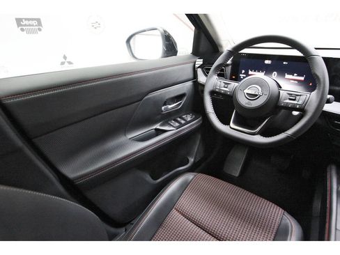 New 2026 Nissan Kicks SR w/ Cold Weather Package FWD image 6