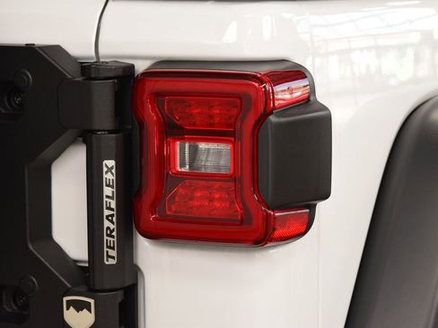 Used 2025 Jeep Wrangler Unlimited Rubicon image 20