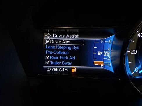 Used 2019 Ford Explorer XLT w/ Equipment Group 201A AWD/4WD image 9