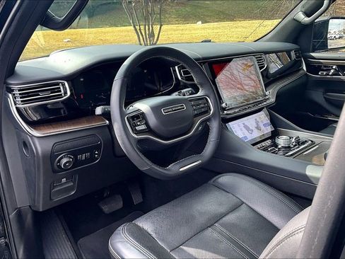 Used 2022 Jeep Grand Wagoneer Series I image 14