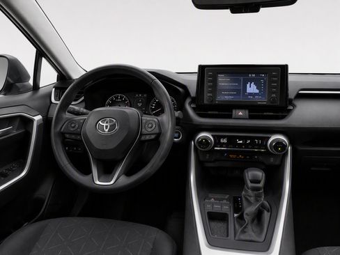 Used 2021 Toyota RAV4 XLE w/ Convenience Package FWD image 9