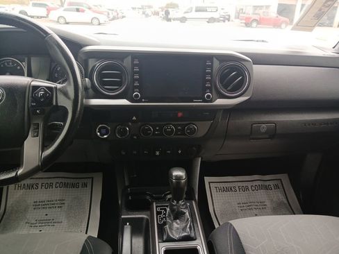 Used 2021 Toyota Tacoma TRD Off-Road w/ Technology Package image 15