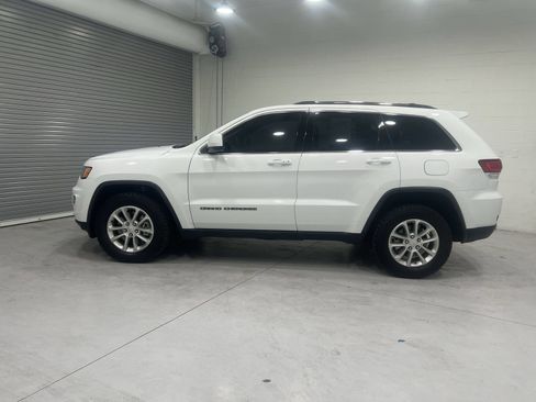 Used 2021 Jeep Grand Cherokee Laredo AWD/4WD image 5