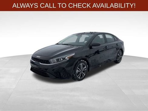 Used 2024 Kia Forte LXS image 3
