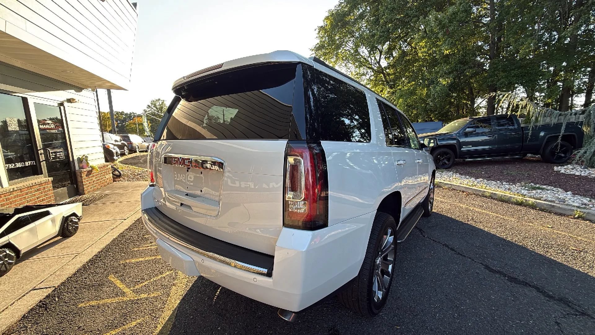Used 2016 GMC Yukon Denali w/ Open Road Package AWD/4WD image 6