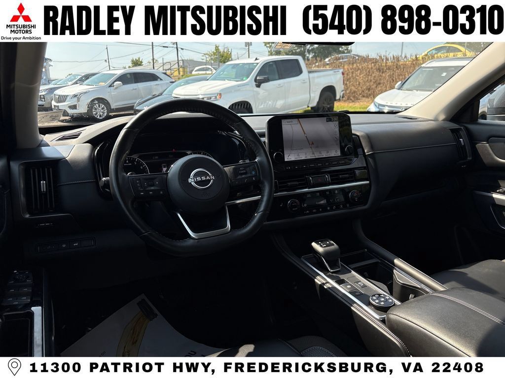 Used 2023 Nissan Pathfinder SL AWD/4WD image 13