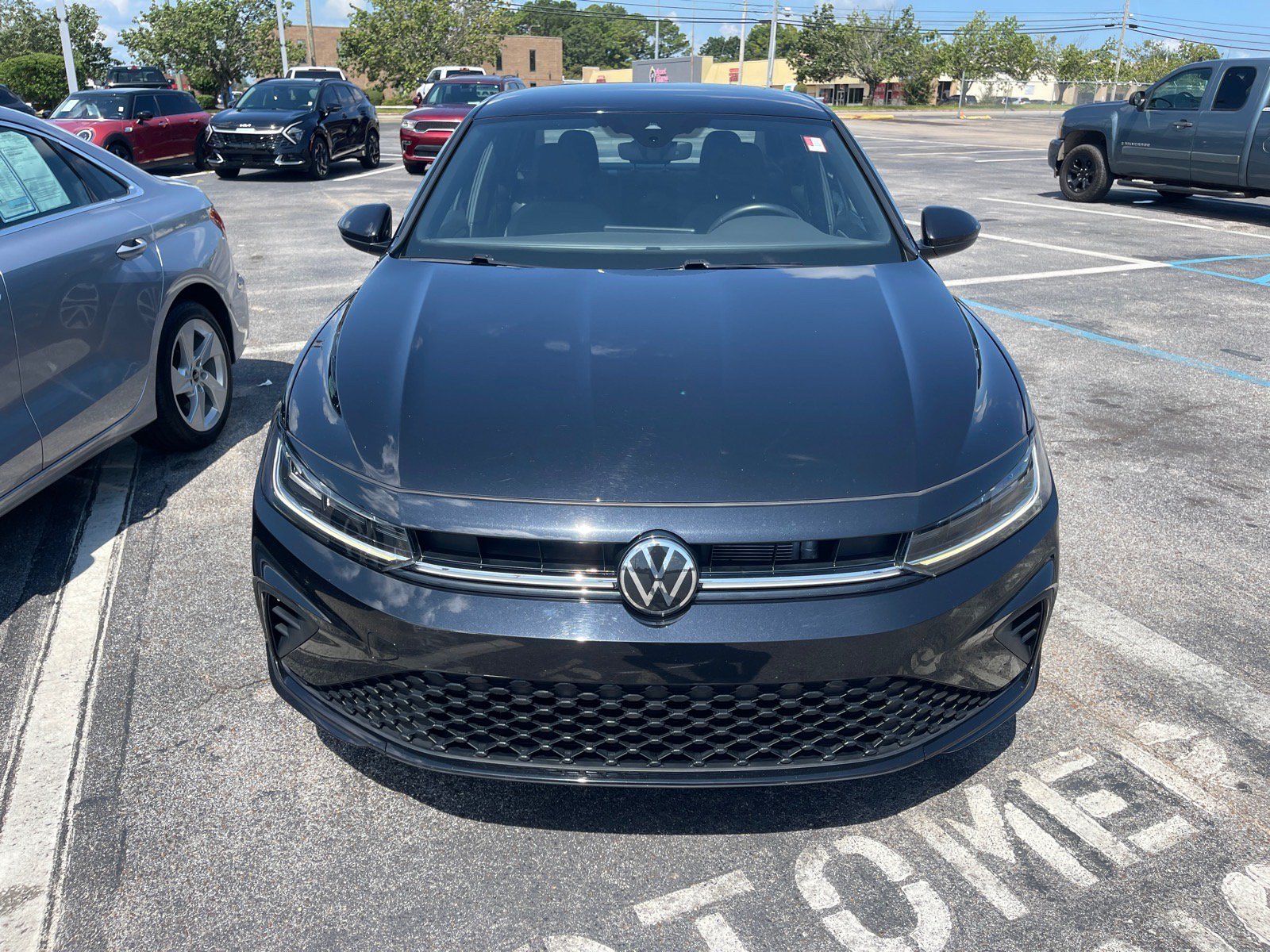 Used 2025 Volkswagen Jetta Sport FWD image 2