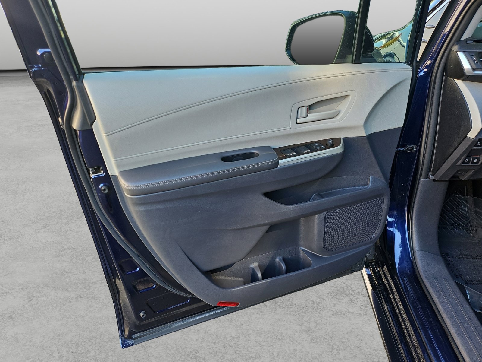 Used 2021 Toyota Sienna LE w/ LE Plus Package AWD/4WD image 33