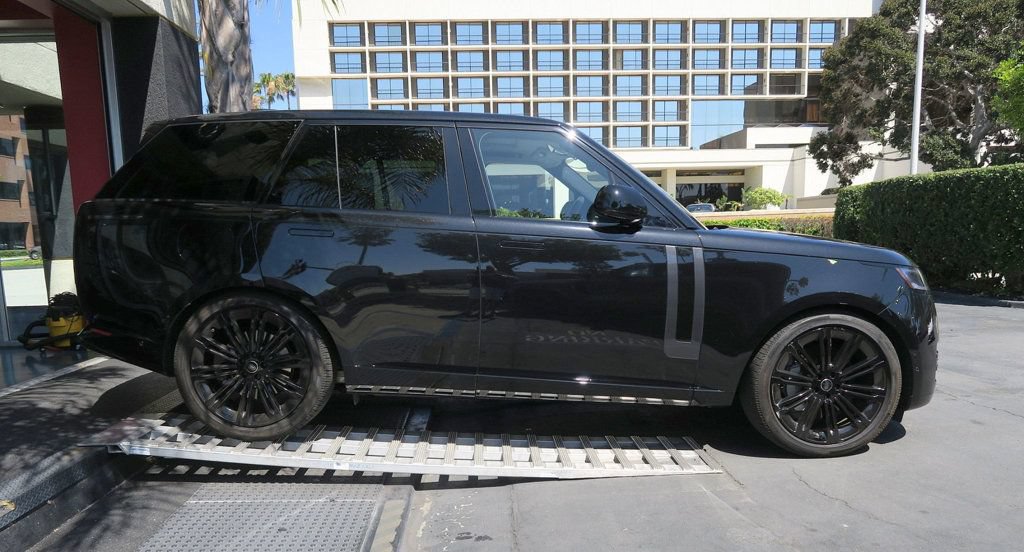 Used 2025 Land Rover Range Rover SE AWD/4WD image 48