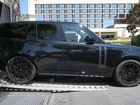 Used 2025 Land Rover Range Rover SE AWD/4WD image 48