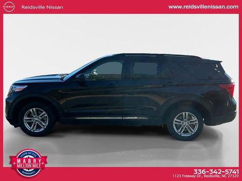 Used 2023 Ford Explorer XLT w/ Equipment Group 202A image 3