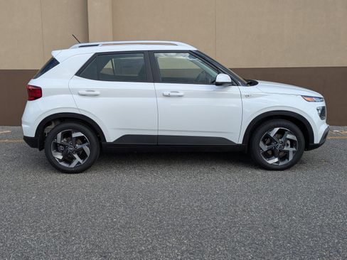 New 2026 Hyundai Venue SEL image 3