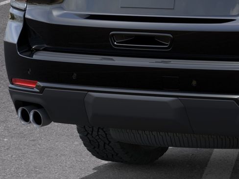 New 2026 Chevrolet Suburban Z71 w/ Z71 Off-Road Package AWD/4WD image 38