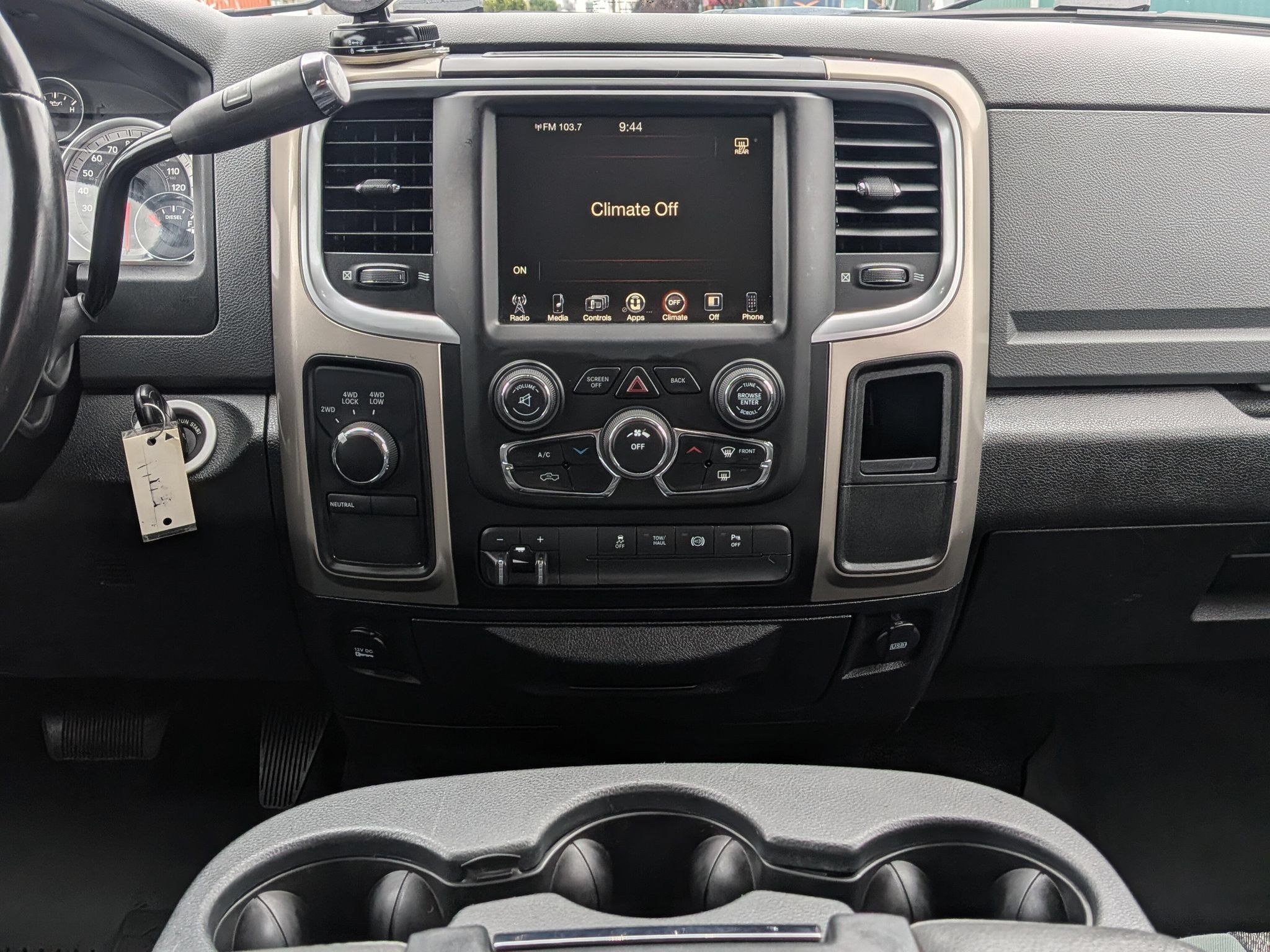 Used 2015 RAM 2500 SLT w/ Luxury Group AWD/4WD image 11