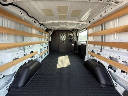 Used 2025 Ford Transit 250 Low Roof w/ Exterior Upgrade Package RWD image 11