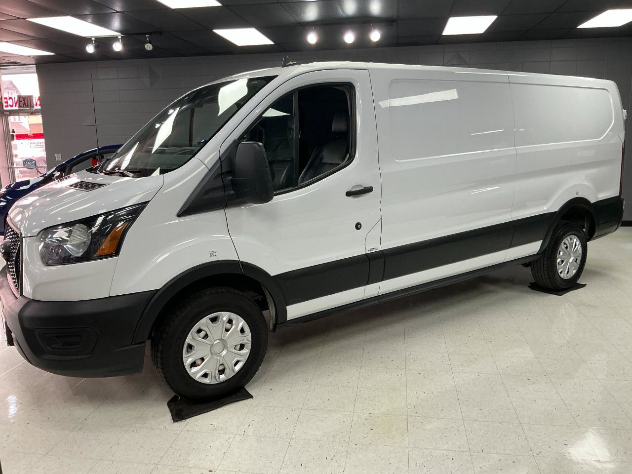 Used 2021 Ford Transit 250 Low Roof w/ Load Area Protection Package RWD image 5