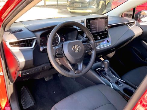 Used 2021 Toyota Corolla LE image 18