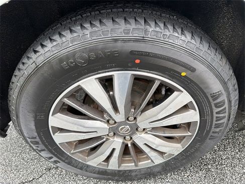 Used 2020 Nissan Pathfinder SL image 17