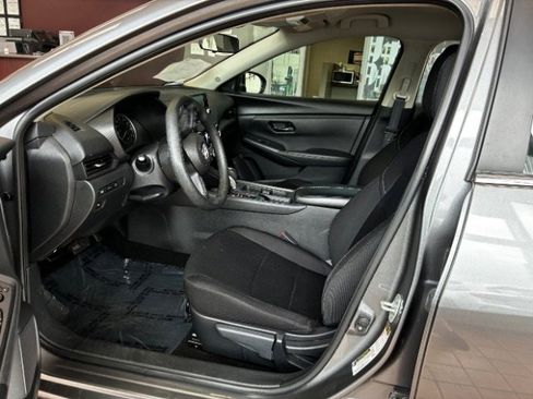 Used 2024 Nissan Sentra S FWD image 16
