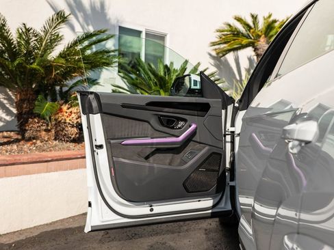 New 2025 Lamborghini Urus SE image 30