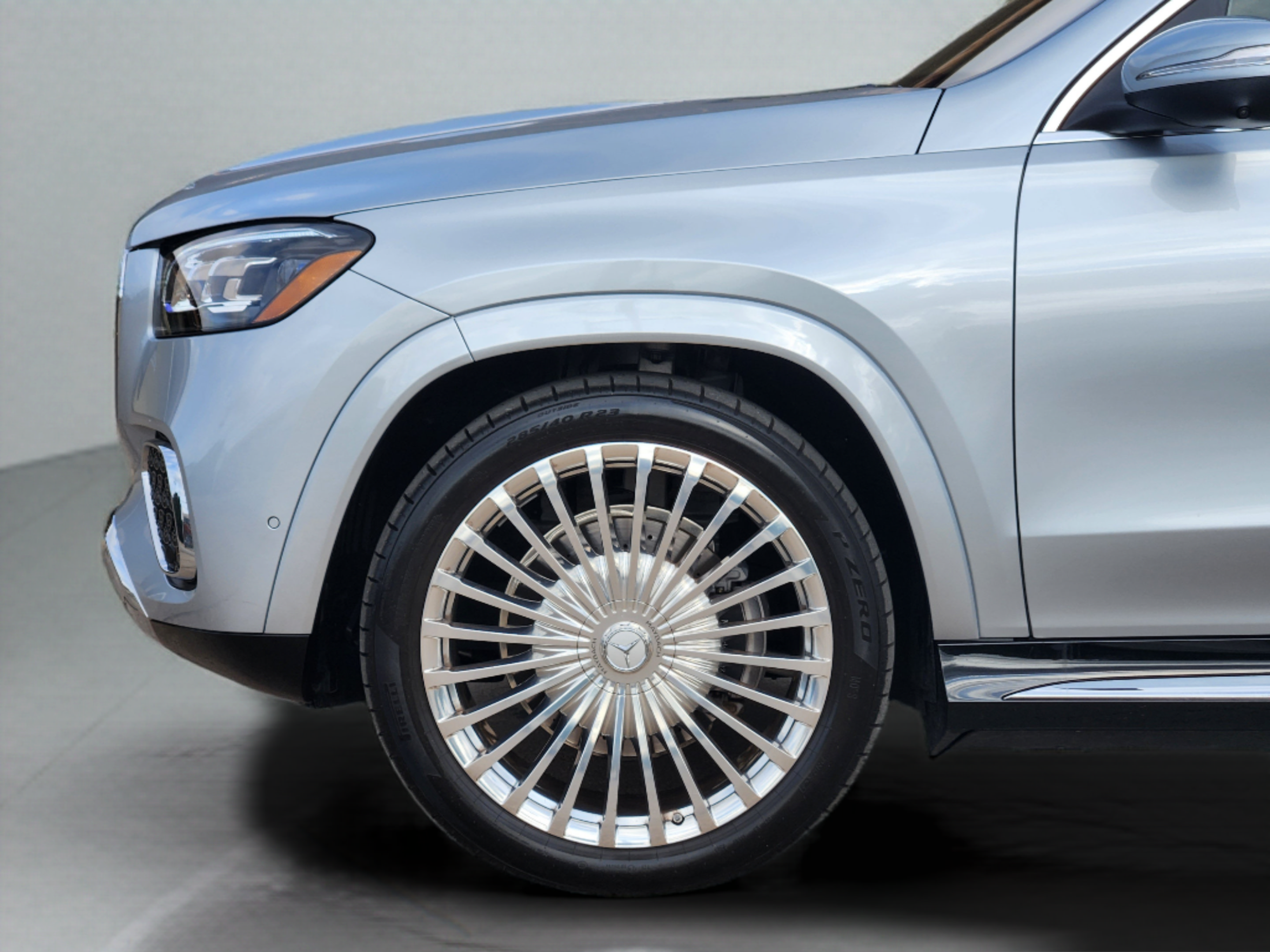 Used 2025 Mercedes-Benz Maybach GLS 600 4MATIC image 11