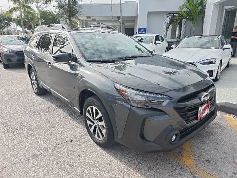 Used 2024 Subaru Outback Premium AWD/4WD image 4