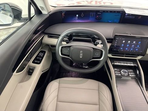 New 2026 Lincoln Nautilus Premier image 10